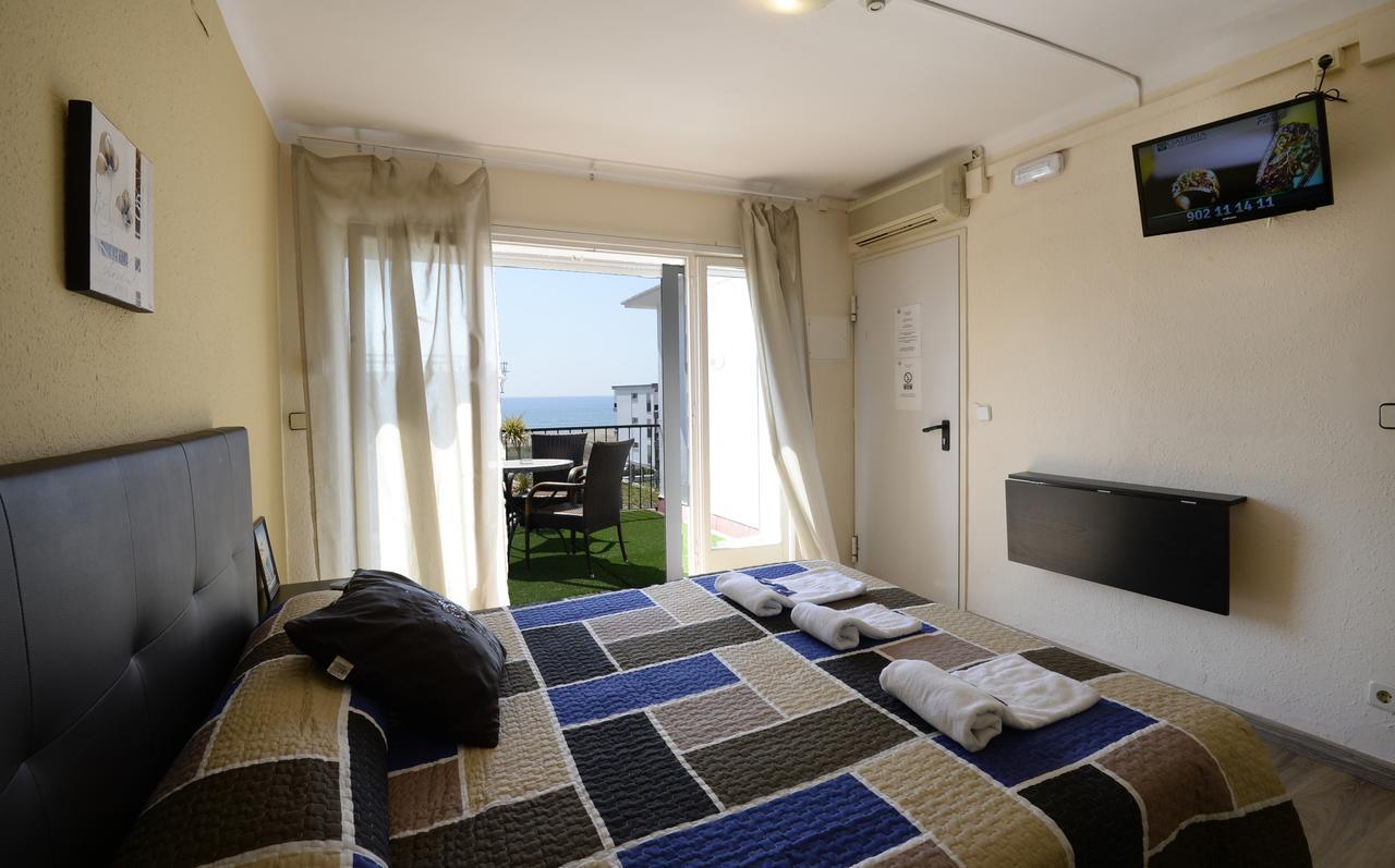 Hotel Beach Playa Castelldefels Exterior photo