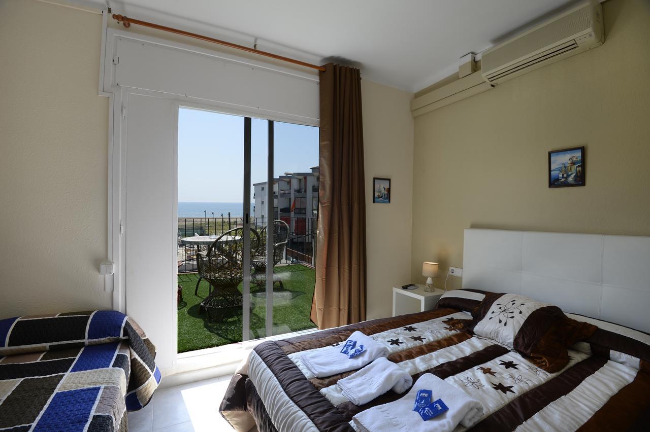 Hotel Beach Playa Castelldefels Exterior photo
